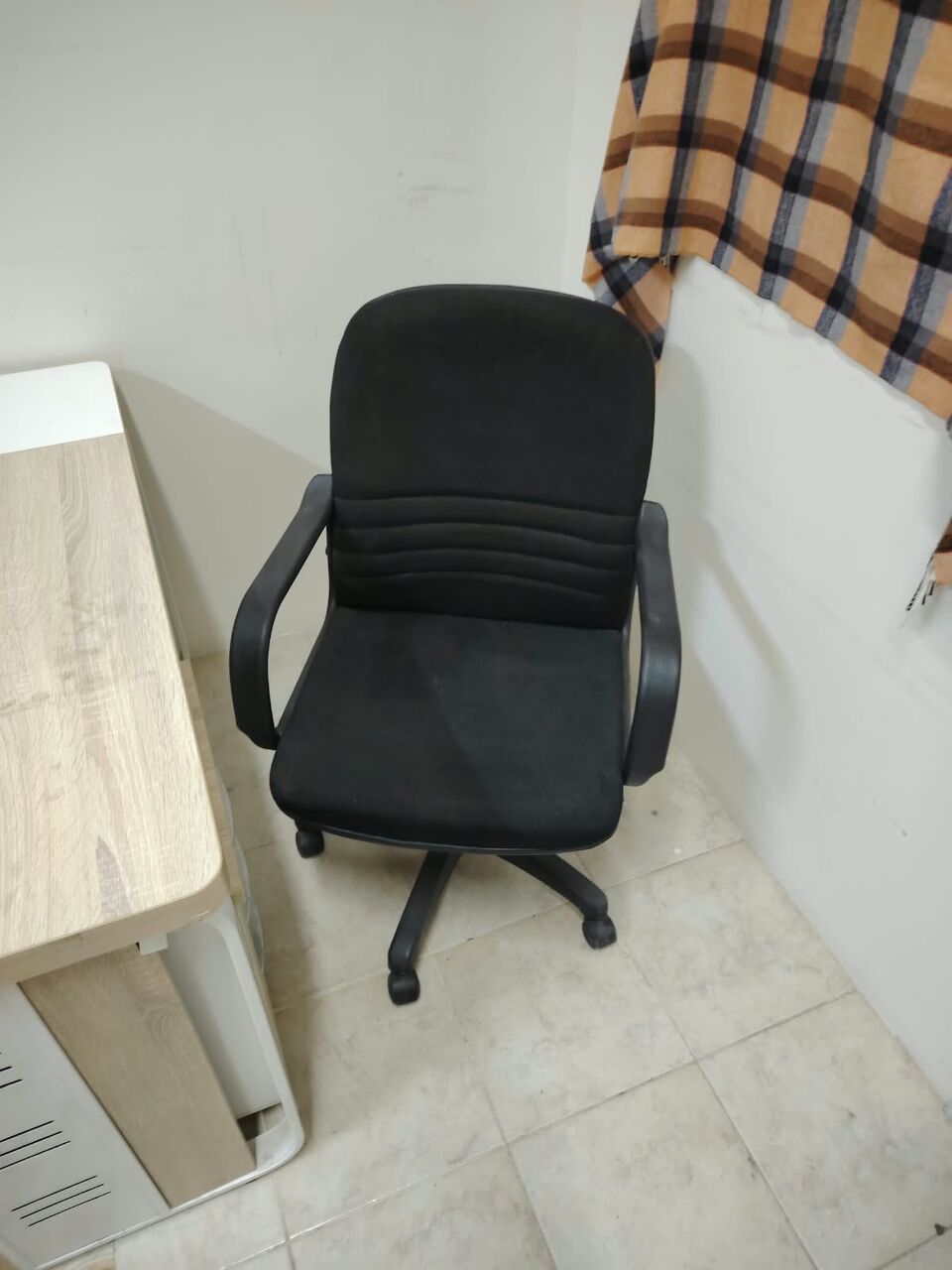 Manama, Furniture, BHD 15,  Meeting Table Chairs For Sale