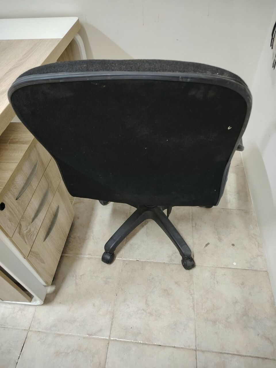 Manama, Furniture, BHD 15,  Meeting Table Chairs For Sale