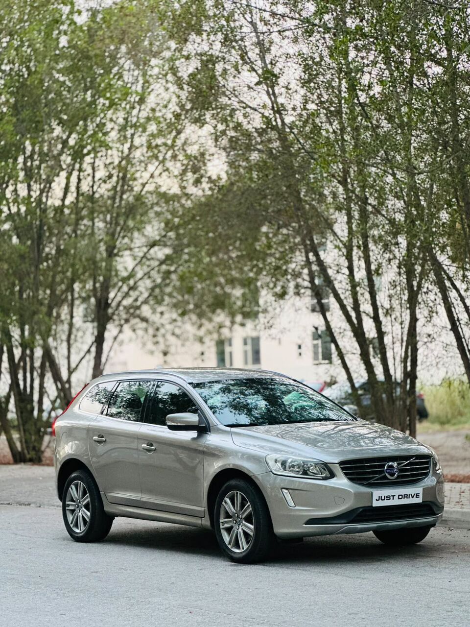 Segaya, Vehicles, Cars & Trucks , BHD 3350,  Volvo XC60,  2016,  Automatic,  90000 KM,   T5  MODEL WELL MAINTAINED LUXURY SUV CALL OR WHATSAPP ON 35400768 ,33665080