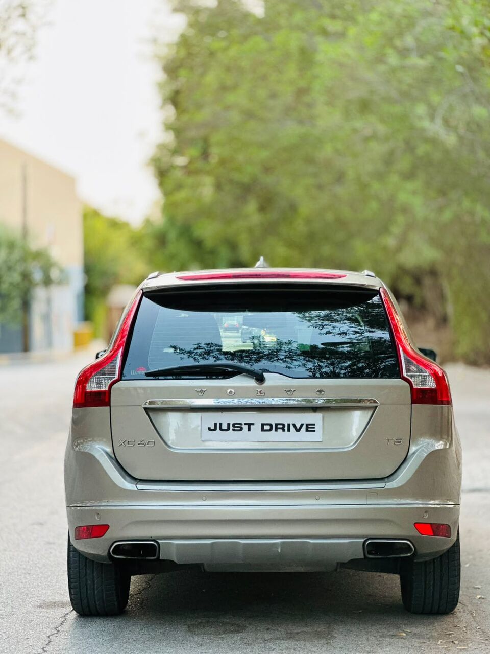 Segaya, Vehicles, Cars & Trucks , BHD 3350,  Volvo XC60,  2016,  Automatic,  90000 KM,   T5  MODEL WELL MAINTAINED LUXURY SUV CALL OR WHATSAPP ON 35400768 ,33665080