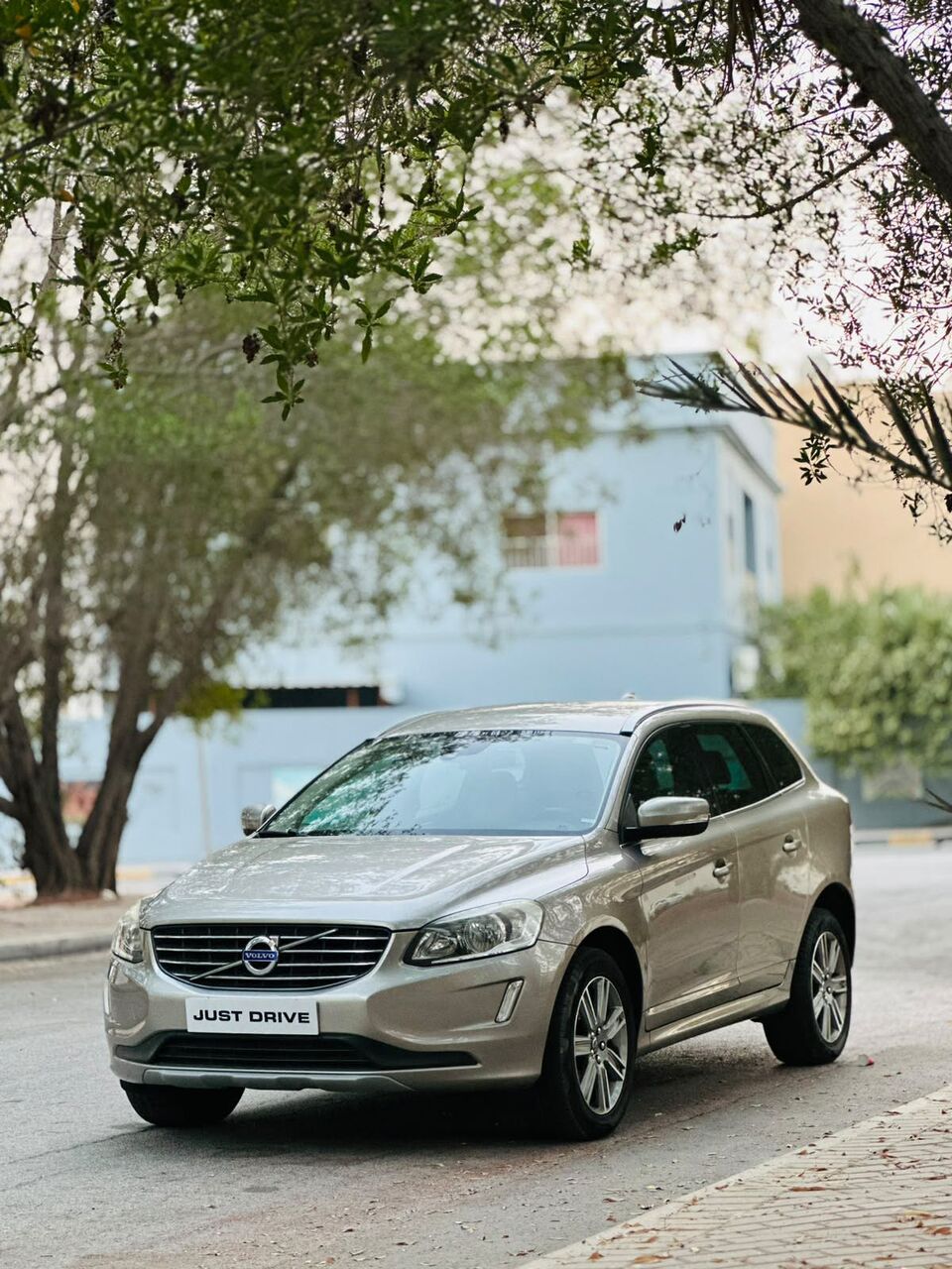 Segaya, Vehicles, Cars & Trucks , BHD 3350,  Volvo XC60,  2016,  Automatic,  90000 KM,   T5  MODEL WELL MAINTAINED LUXURY SUV CALL OR WHATSAPP ON 35400768 ,33665080