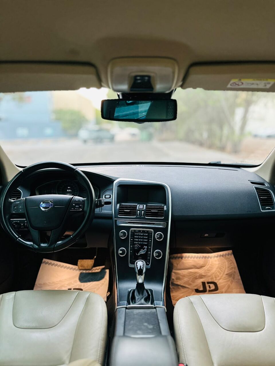 Segaya, Vehicles, Cars & Trucks , BHD 3350,  Volvo XC60,  2016,  Automatic,  90000 KM,   T5  MODEL WELL MAINTAINED LUXURY SUV CALL OR WHATSAPP ON 35400768 ,33665080
