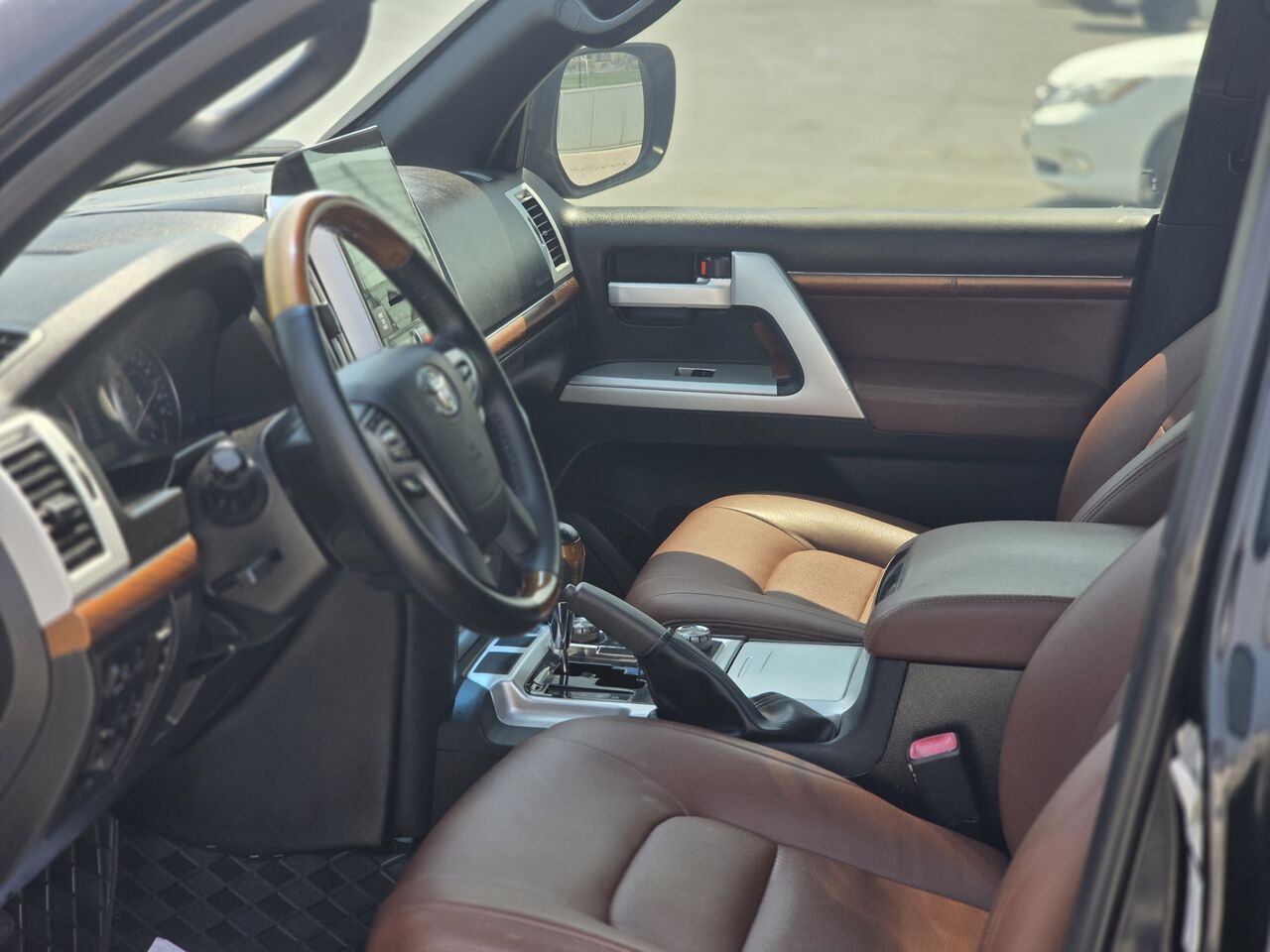 Manama, Vehicles, Cars & Trucks , BHD 8800,  Toyota Land Cruiser,  2012,  Automatic,  310000 KM,   GXR V8  MODEL FOR SALE