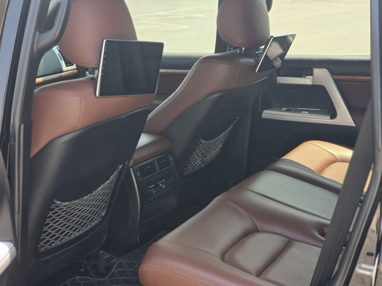 Manama, Vehicles, Cars & Trucks , BHD 8800,  Toyota Land Cruiser,  2012,  Automatic,  310000 KM,   GXR V8  MODEL FOR SALE