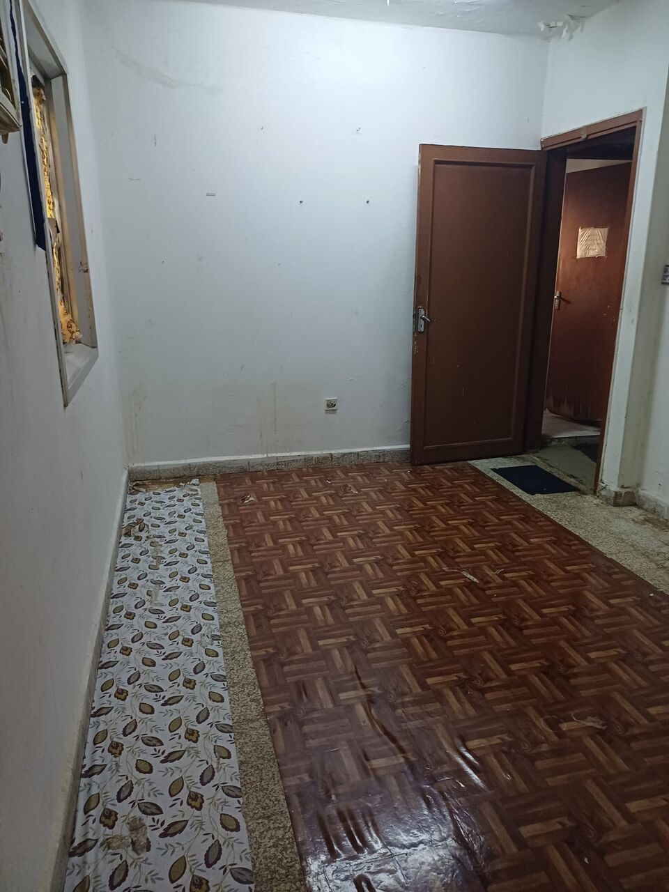 Manama, Rooms for Rent, BHD 1/month,  Furnished,  40 Sq. Meter,  Room For Rent In Manama Bab Al Bahrain