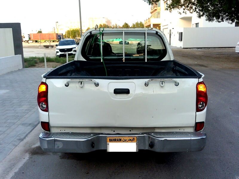 Bilad Al Qadeem, Vehicles, Cars & Trucks , BHD 1900,  Mitsubishi L 200,  2009,  Automatic,  35000 KM,   DOUBLE CABIN PICKUP URGENT FOR SALE