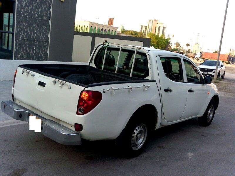 Bilad Al Qadeem, Vehicles, Cars & Trucks , BHD 1900,  Mitsubishi L 200,  2009,  Automatic,  35000 KM,   DOUBLE CABIN PICKUP URGENT FOR SALE