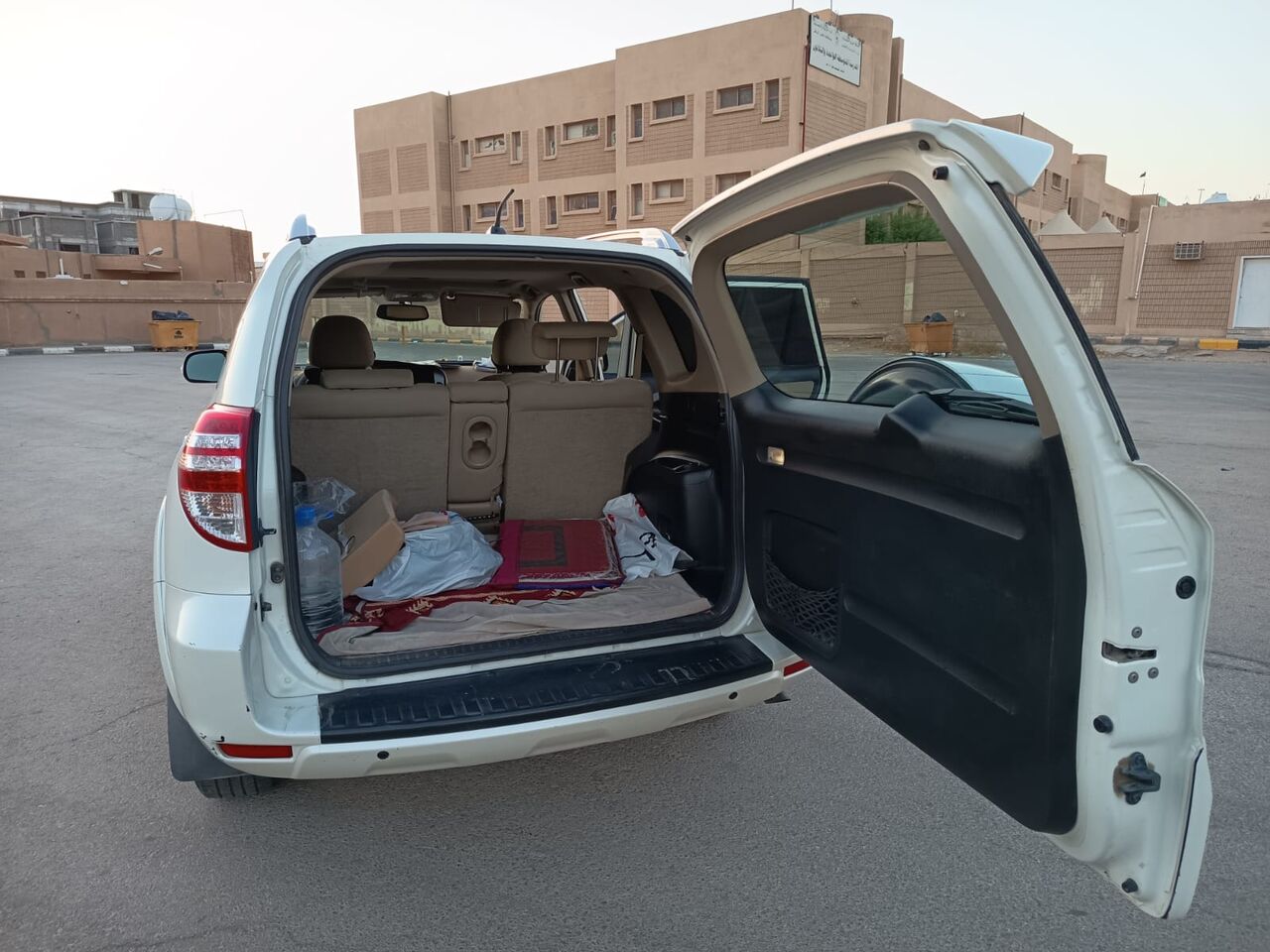 Al Sharafeyah, Vehicles, Cars & Trucks , SAR 38000,  Toyota RAV4,  2012,  Automatic,  265500 KM,   -  - For Sale