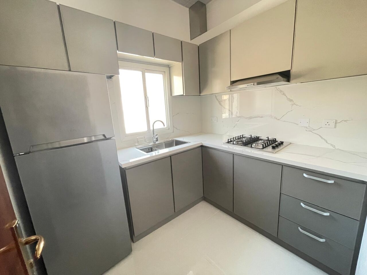 Salmaniya, Apartments, Flats, Houses & Villas, BHD 230/month,  2 BR,  2 Bedroom In Salmaniya With Ewa