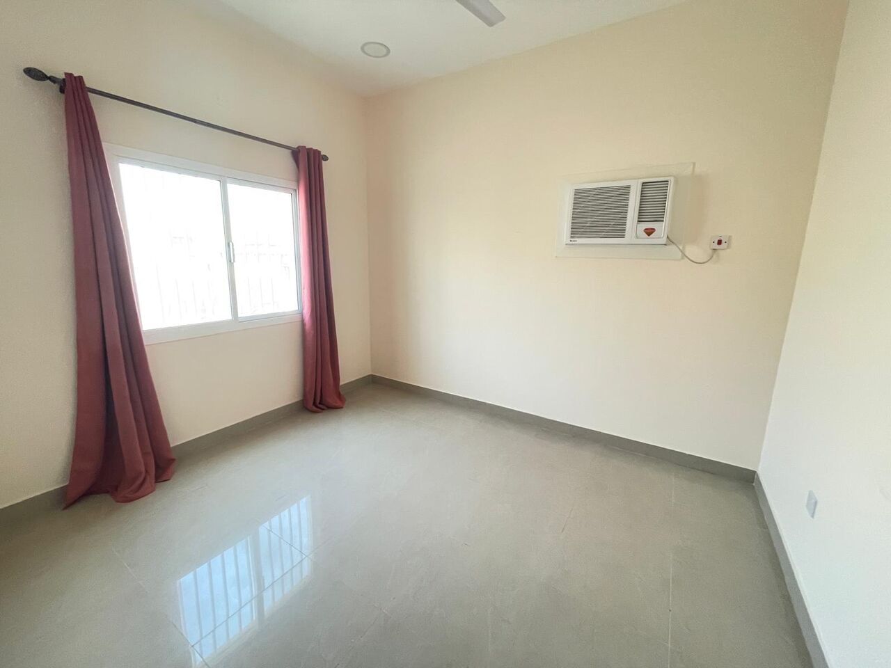 Salmaniya, Apartments, Flats, Houses & Villas, BHD 230/month,  2 BR,  2 Bedroom In Salmaniya With Ewa
