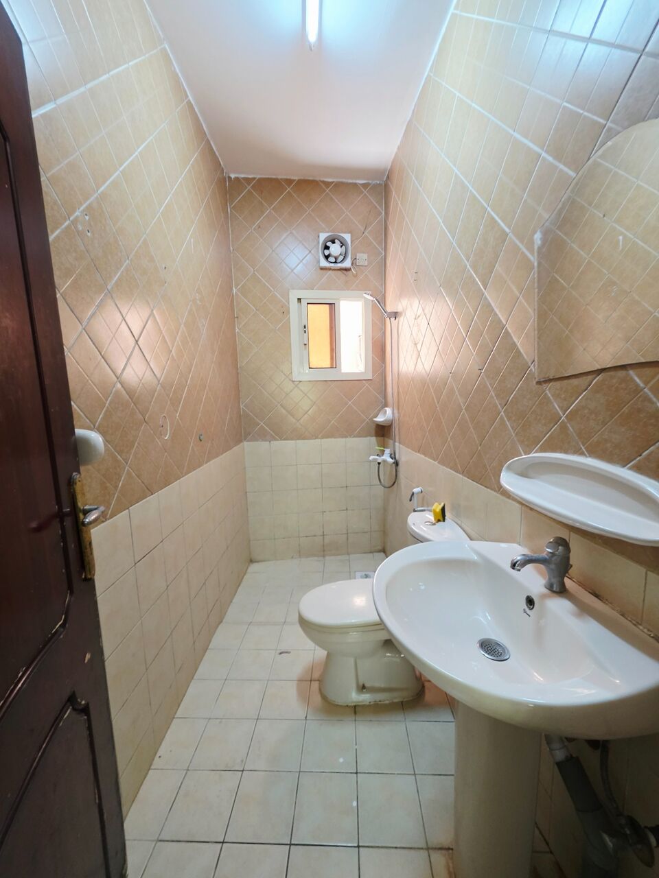 Gudaibiya, Apartments, Flats, Houses & Villas, BHD 200/month,  2 BR,  Semi Furnished 2 Bedroom Flat For Rent In Gudaibiya ( Including Electricity)