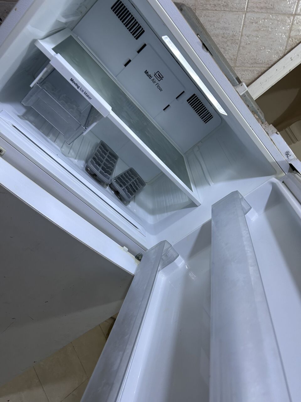 Riyadh, Appliances, SAR 900,  Refrigerator LG Full Size 16.4