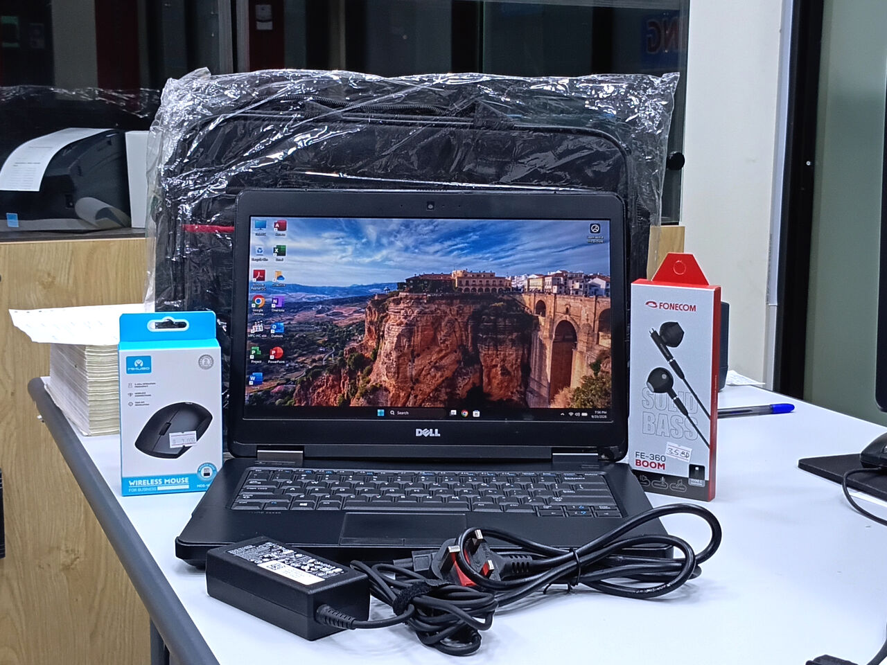 Riffa, Computers, BHD 55,  DELL Laptop Core I5 8GB/180GB SSD 14&rsquo;&rsquo; HD Display With Special Gift 55 BD Only