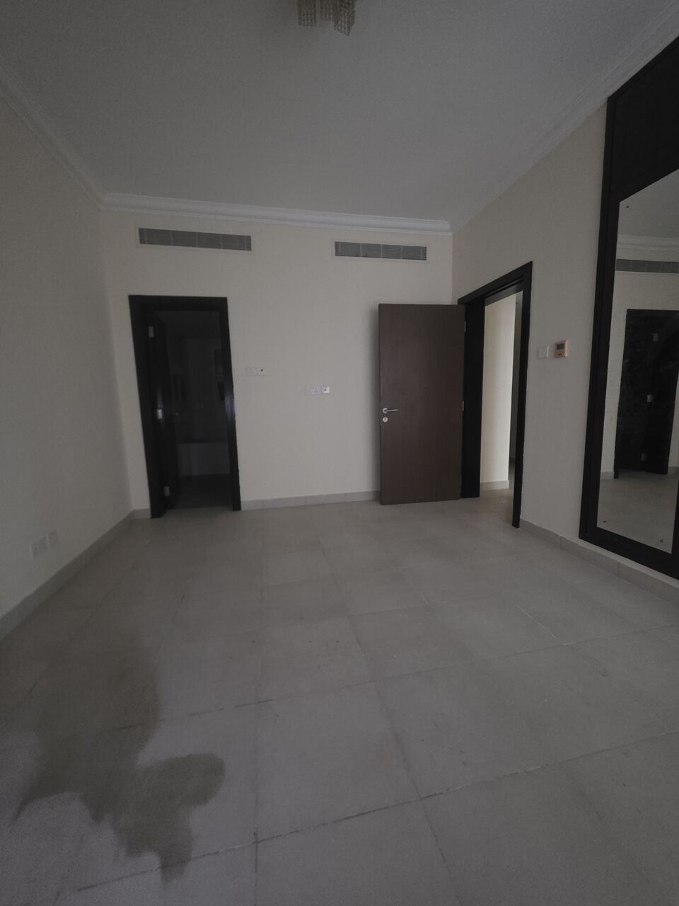 Manama, Apartments, Flats, Houses & Villas, BHD 275/month,  2 BR,  #2BATHROOM Hall Kitchen Without Electricity Car Parking