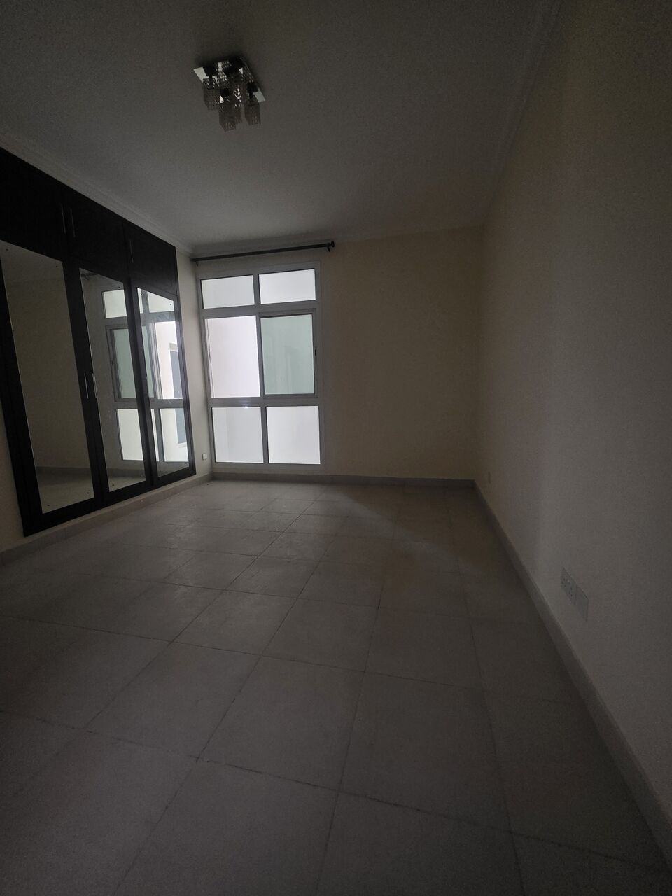 Manama, Apartments, Flats, Houses & Villas, BHD 275/month,  2 BR,  #2BATHROOM Hall Kitchen Without Electricity Car Parking