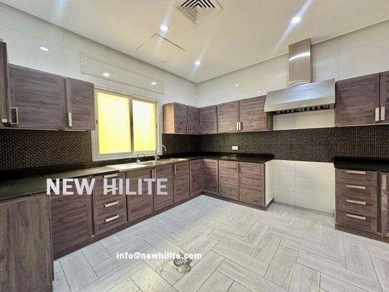 Kuwait City, Apartments, Flats, Houses & Villas, KWD 950/month,  4 BR,  Four-Bedroom Floor For Rent In Al-Siddeeq