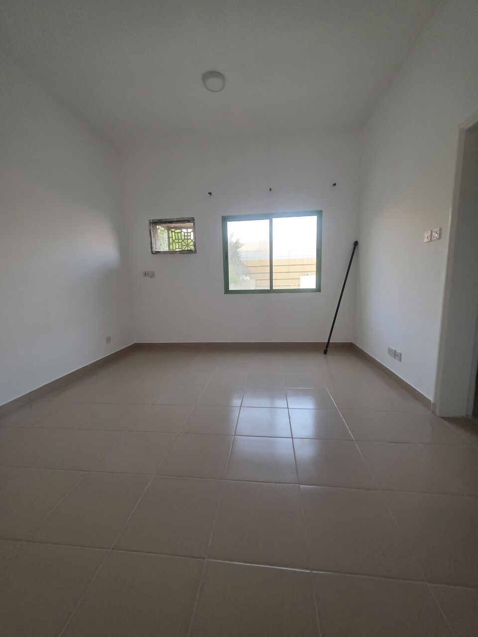 Manama, Apartments, Flats, Houses & Villas, BHD 240/month,  2 BR,  @2BATHROOM Hall Kitchen Without Electricity Car Parking