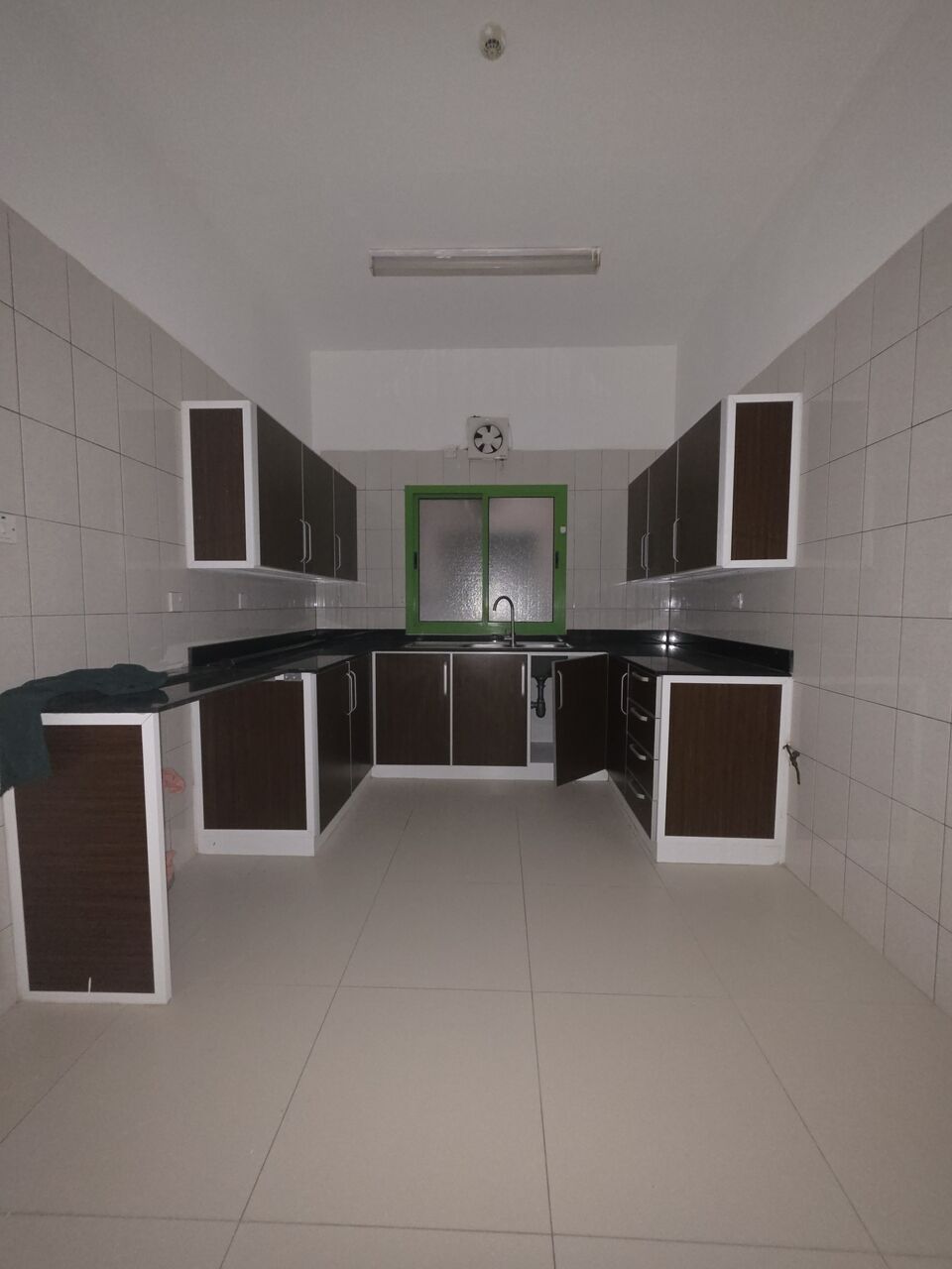 Manama, Apartments, Flats, Houses & Villas, BHD 240/month,  2 BR,  @2BATHROOM Hall Kitchen Without Electricity Car Parking