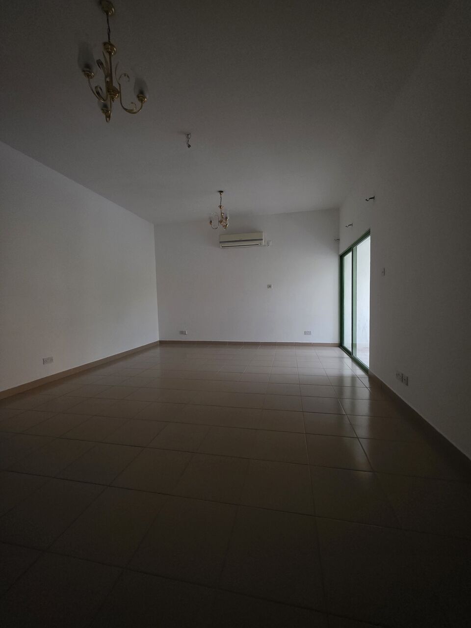 Manama, Apartments, Flats, Houses & Villas, BHD 240/month,  2 BR,  @2BATHROOM Hall Kitchen Without Electricity Car Parking