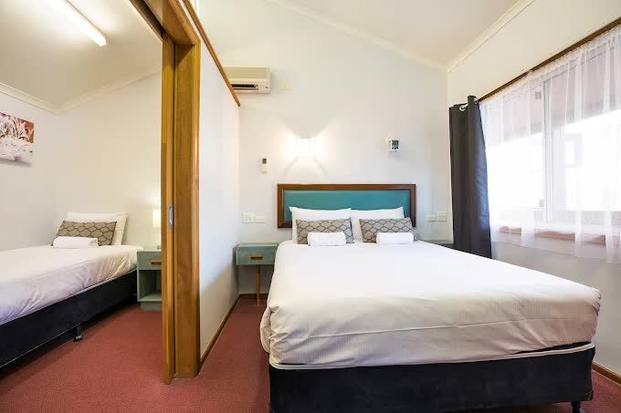 Sydney, Apartments, Flats, Houses & Villas, Affordable Family Room Toowoomba Motel Accommodation