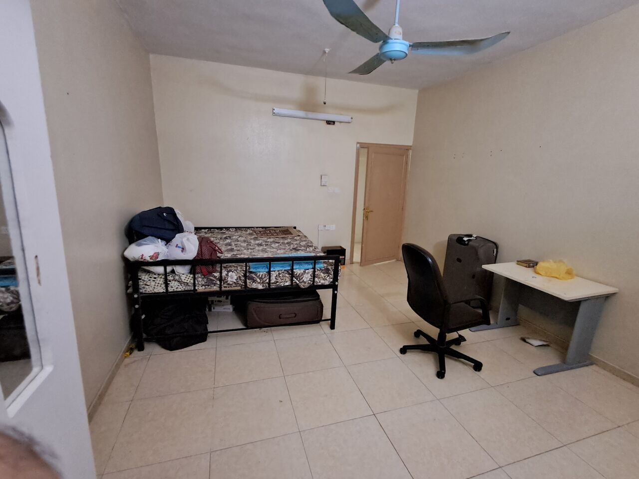 Al Suwaidi, Rooms for Rent, SAR 750/month,  Furnished,  One Specious Furnished Room On Rent For 6 Months Only SAR 750 Per Month.