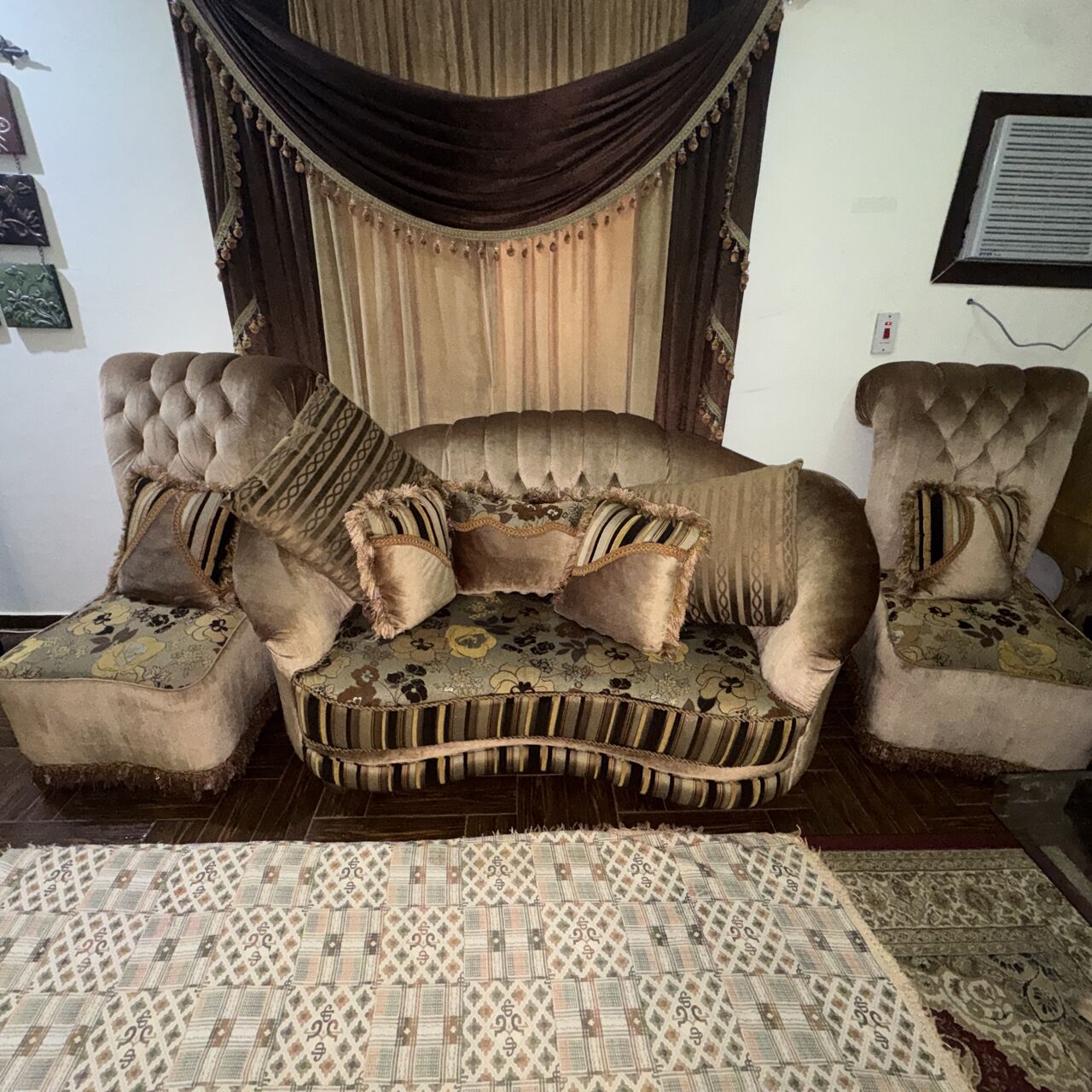Jeddah, Furniture, SAR 1000,  7 Piece Sofa Set For Sale New Condition