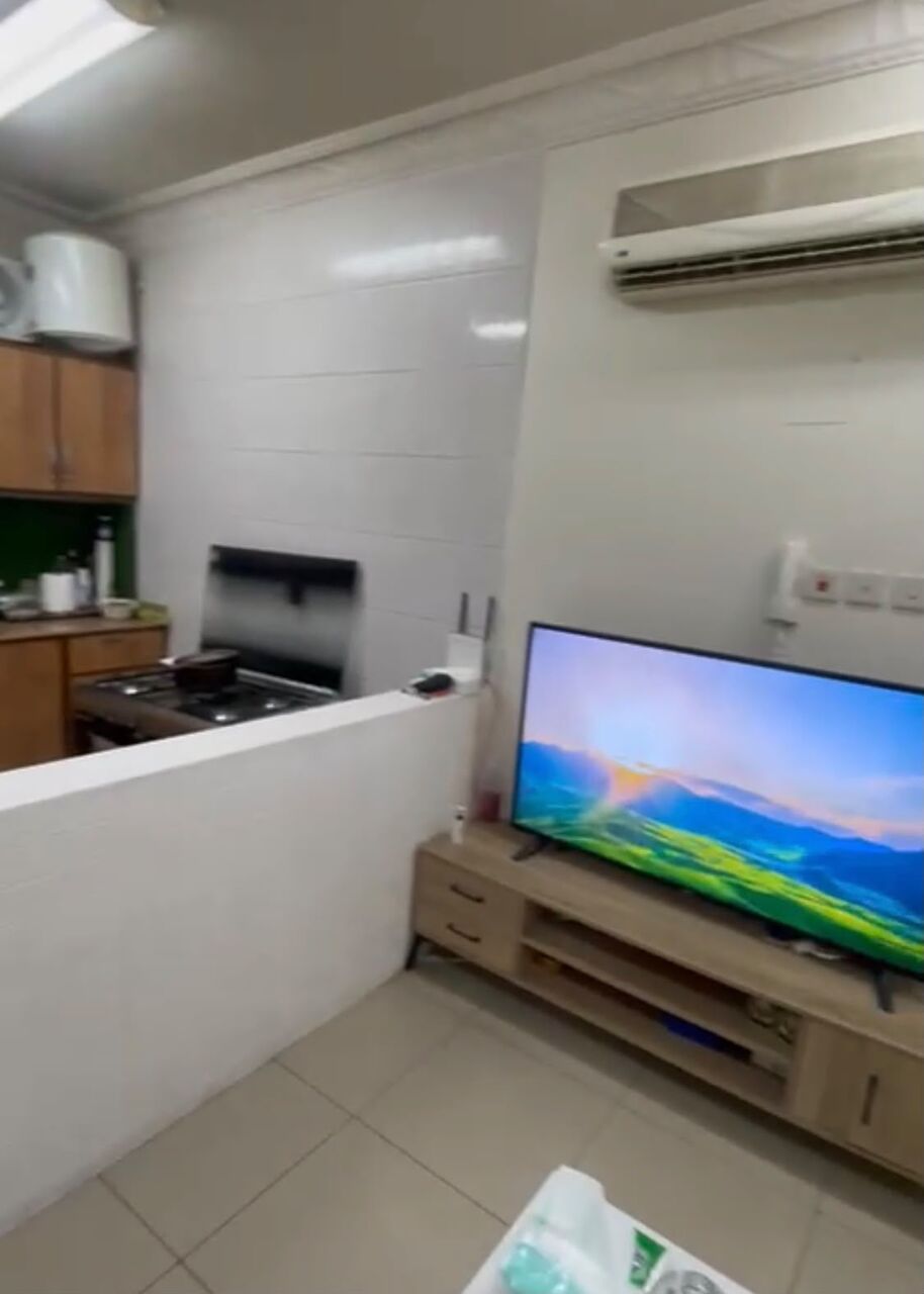 Al Malaz, Apartments, Flats, Houses & Villas, Furnished,  3 BR,  FULLY FURNISHED 3-BEDROOM APARTMENT + HOUSEHOLD ITEMS FOR SALE