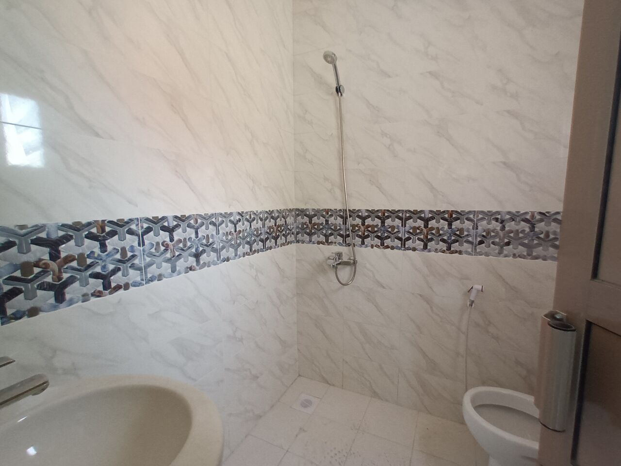Manama, Apartments, Flats, Houses & Villas, BHD 150/month,  2 BR,  120 Sq. Meter,  2 Bedroom Flat For Rent In Nuwaidrat