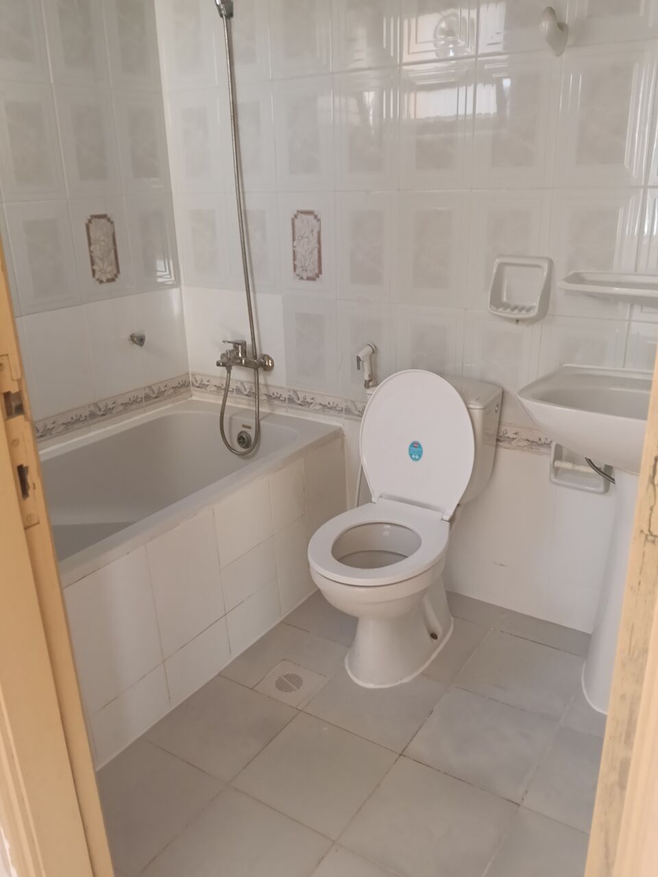 Umm Al Hassam, Apartments, Flats, Houses & Villas, BHD 180/month,  2 BR,  2 Bedroom Unfurnished Flat For Rent Without Ewa