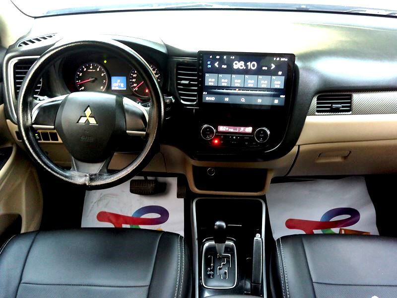 Bilad Al Qadeem, Vehicles, Cars & Trucks , BHD 4200,  Mitsubishi Outlander,  2018,  Automatic,  98000 KM,   SUV LOW MILEAGE FOR SALE