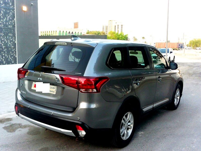 Bilad Al Qadeem, Vehicles, Cars & Trucks , BHD 4200,  Mitsubishi Outlander,  2018,  Automatic,  98000 KM,   SUV LOW MILEAGE FOR SALE