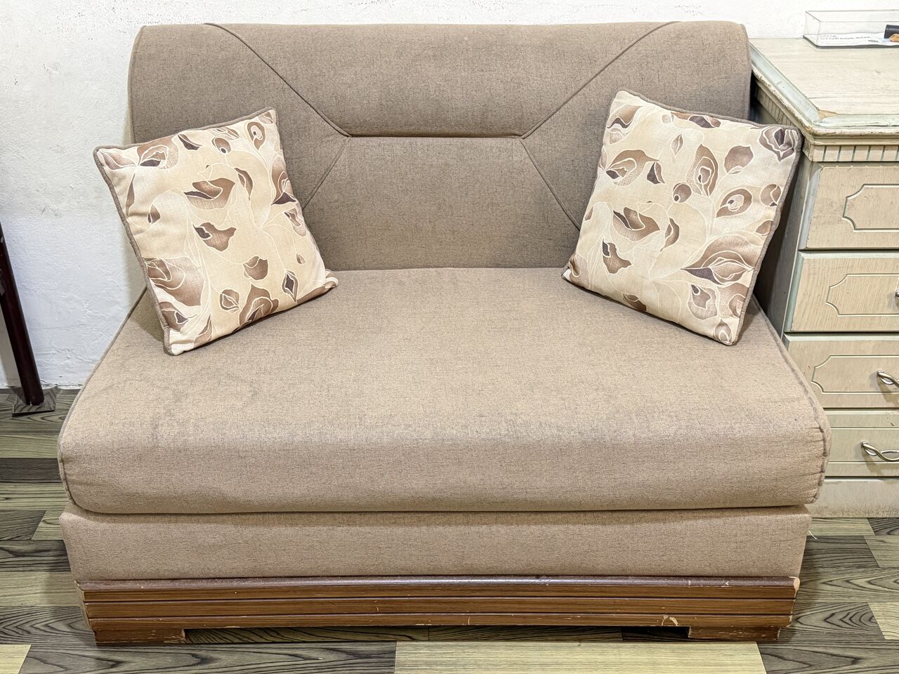 Jeddah, Furniture, SAR 100,  5-Seater Sofa For Sale 🛋️