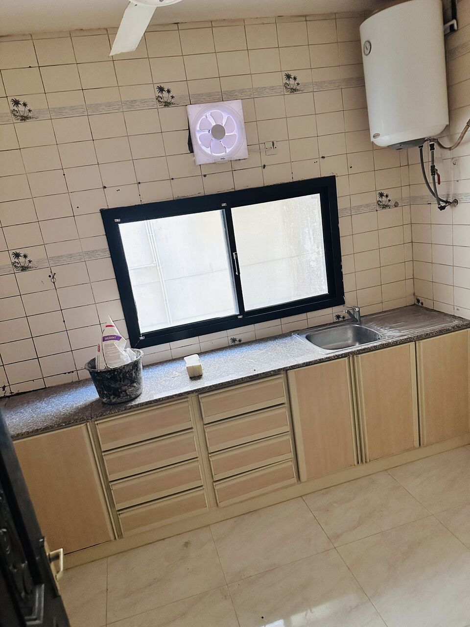 Manama, Apartments, Flats, Houses & Villas, BHD 200/month,  3 BR,  1000 Sq. Meter,  Flat For Rent 3BHK