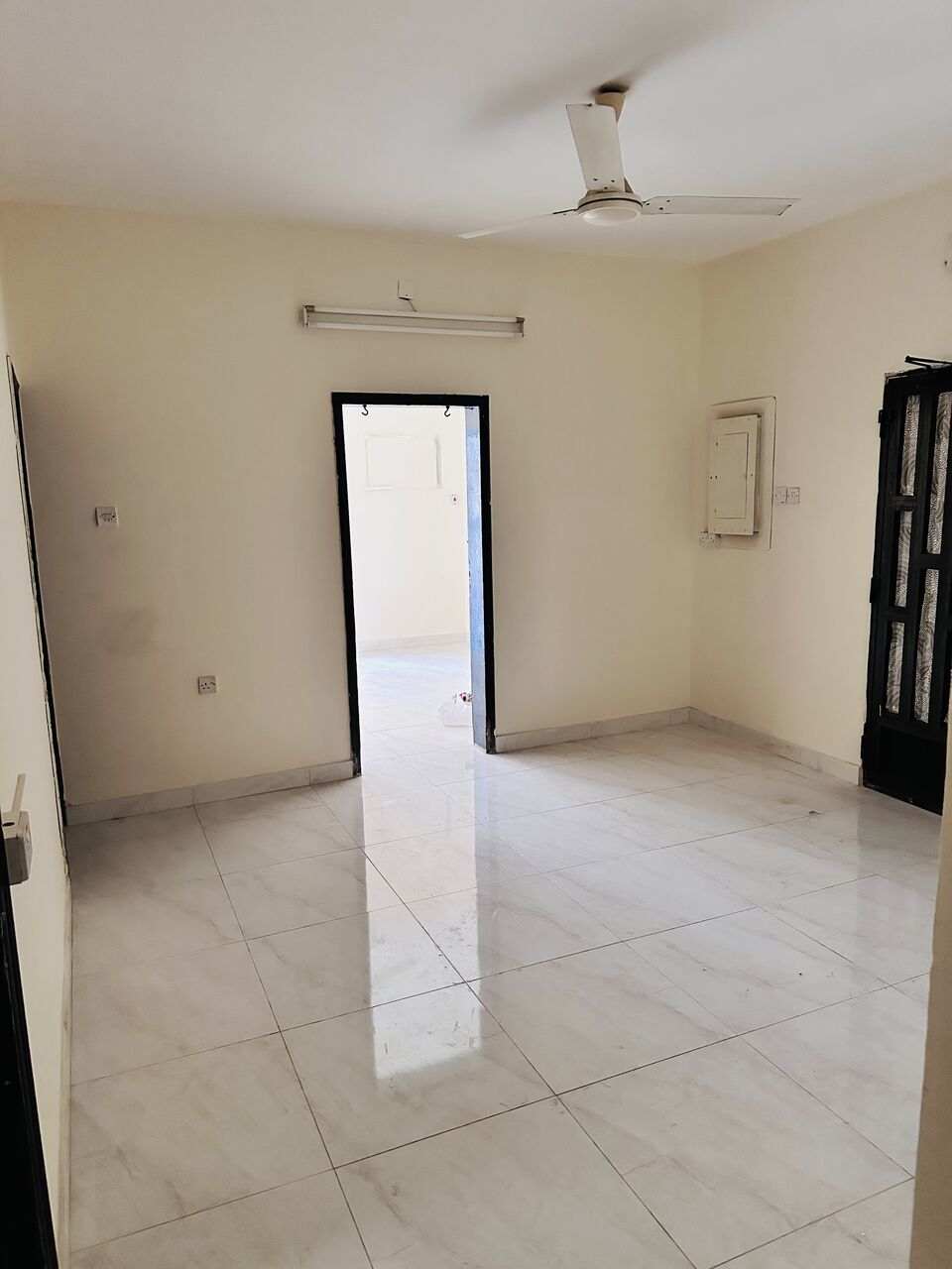 Manama, Apartments, Flats, Houses & Villas, BHD 200/month,  3 BR,  1000 Sq. Meter,  Flat For Rent 3BHK