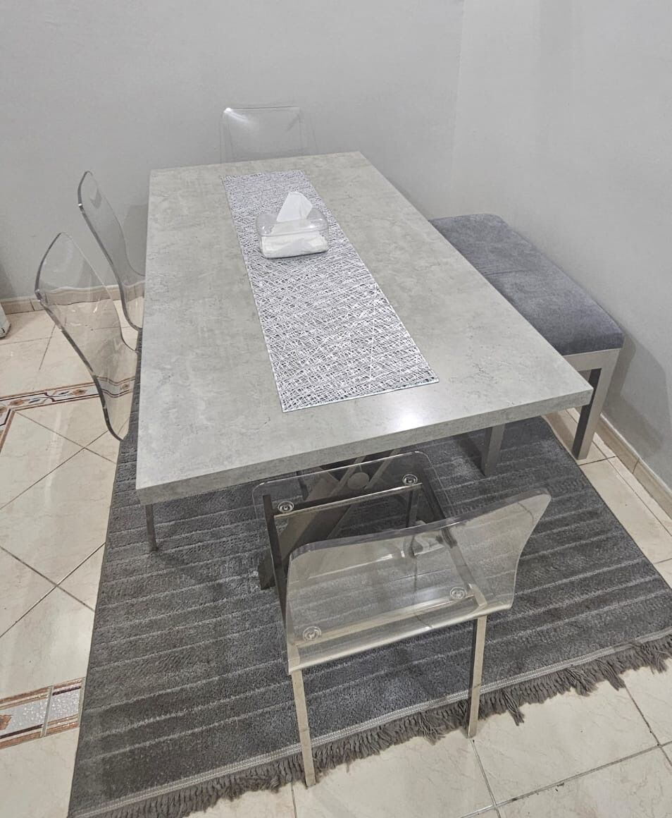Jeddah, Furniture, SAR 900,  Dinning Table Set From Home Center (in Very Good Condition) With Carpet