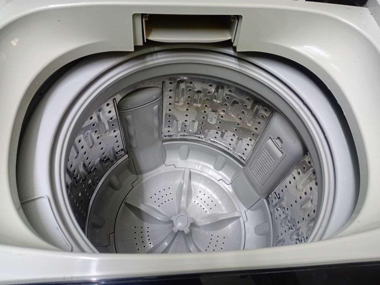 Jeddah, Appliances, SAR 900,  Even Wash Bench Mark Washing Machine 8 KG