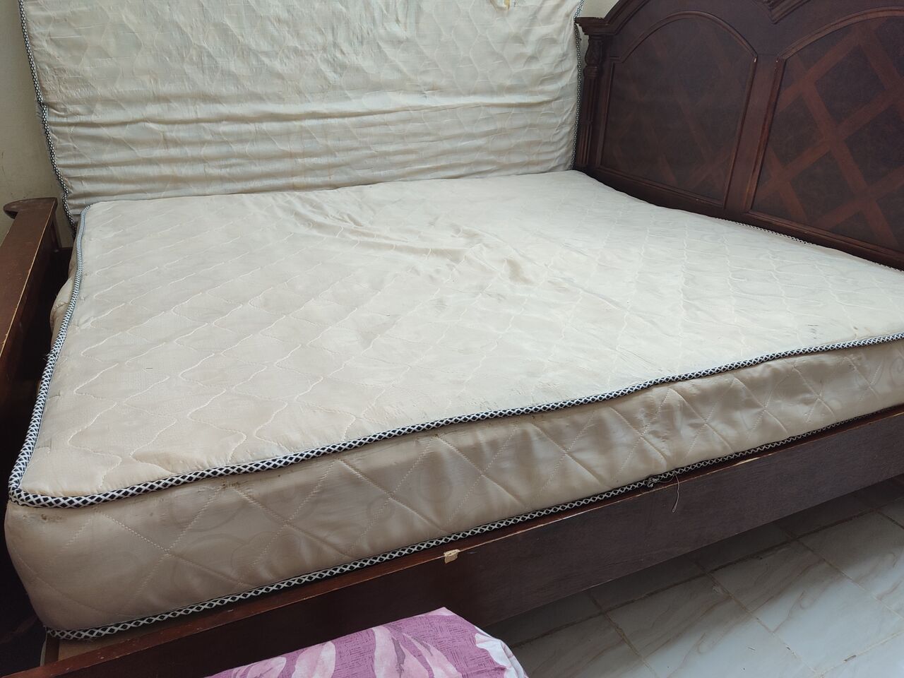 Hara, Furniture, SAR 60,  I Want To Sale My Double Bed Size Spring Mattress Look Like New