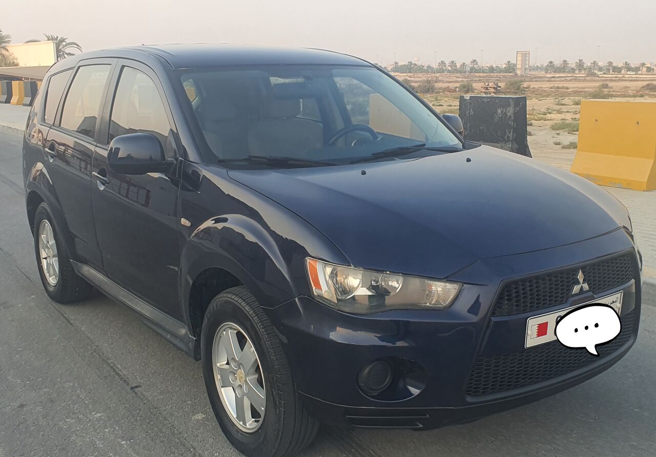 Zallaq, Vehicles, Cars & Trucks , BHD 1900,  Mitsubishi Outlander Model 2012 Four Cylinder 2.4 New Passing 1year,  2012,  Automatic,  200000 KM,  Mitsubishi Outlander  Well Condition New Passing Insurance 1year