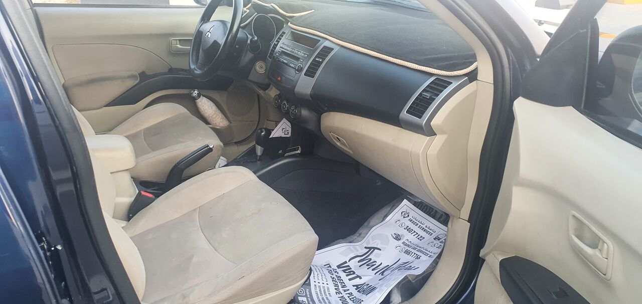 Zallaq, Vehicles, Cars & Trucks , BHD 1900,  Mitsubishi Outlander Model 2012 Four Cylinder 2.4 New Passing 1year,  2012,  Automatic,  200000 KM,  Mitsubishi Outlander  Well Condition New Passing Insurance 1year