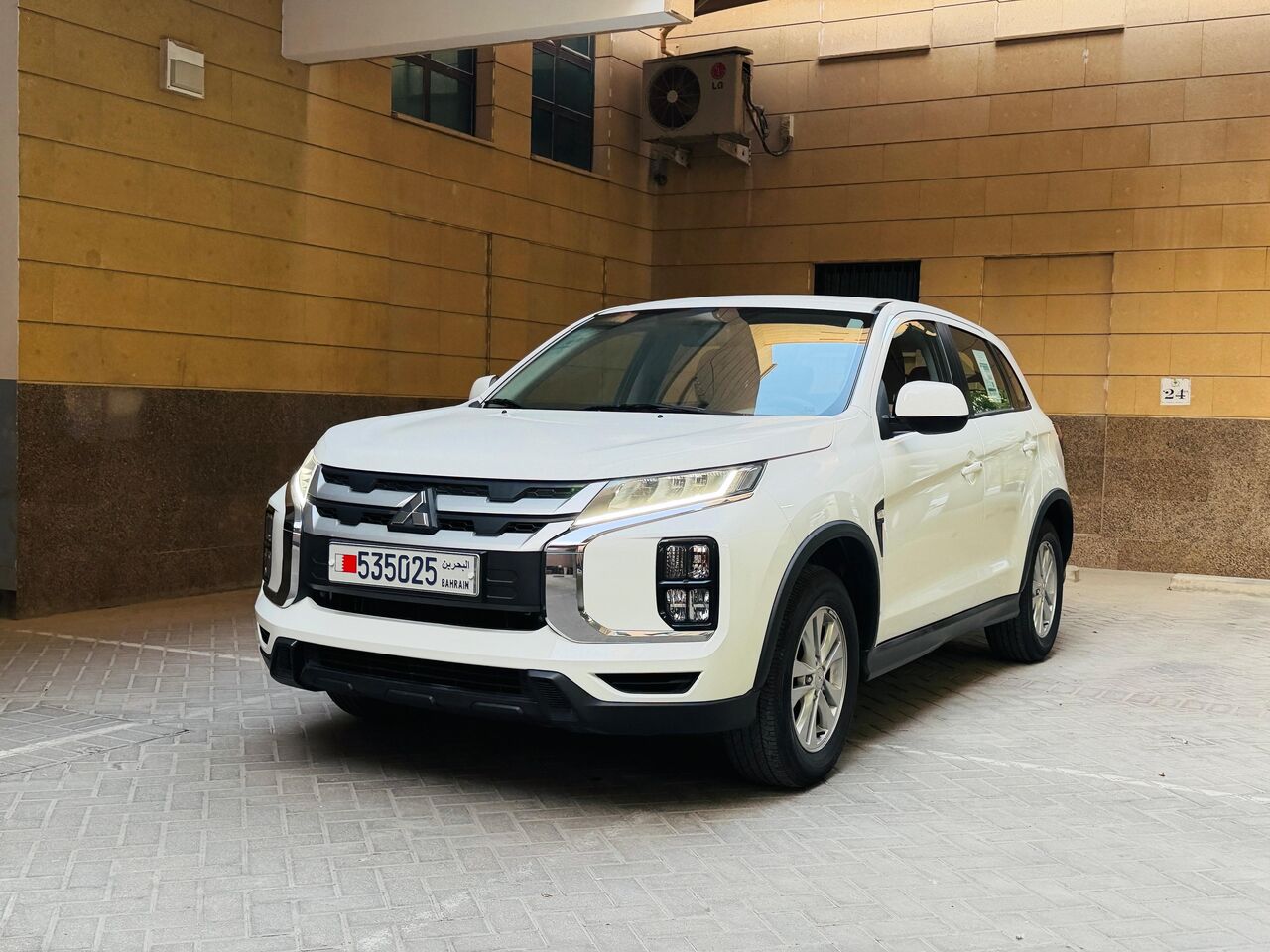 Manama, Vehicles, Cars & Trucks , BHD 5300,  Mitsubishi ASX,  2022,  Automatic,  21000 KM,   2.0.L GLX , Warranty, Single Owner,  No Accident Car For Sale