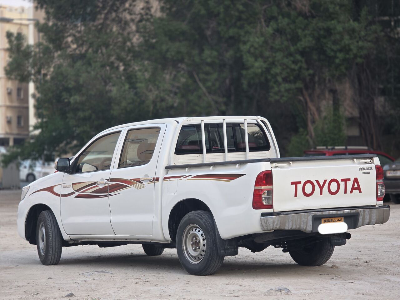 Manama, Vehicles, Cars & Trucks , BHD 3650,  Toyota Hilux,  2015,  Automatic,  230000 KM,   PICK-UP  MODEL DOUBKE CABIN FOR SALE - CONTACT 33490123