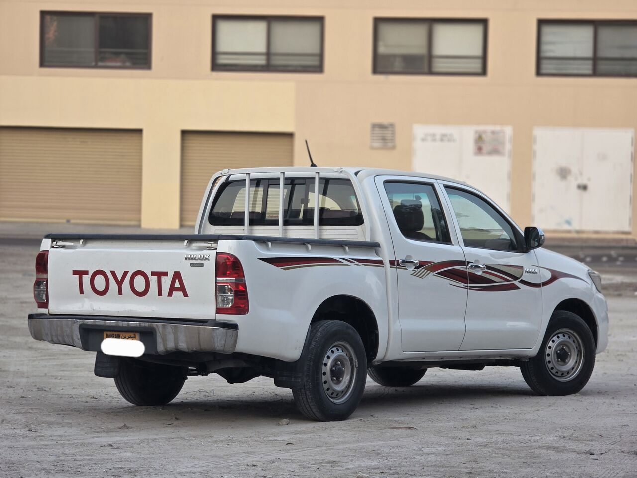 Manama, Vehicles, Cars & Trucks , BHD 3650,  Toyota Hilux,  2015,  Automatic,  230000 KM,   PICK-UP  MODEL DOUBKE CABIN FOR SALE - CONTACT 33490123