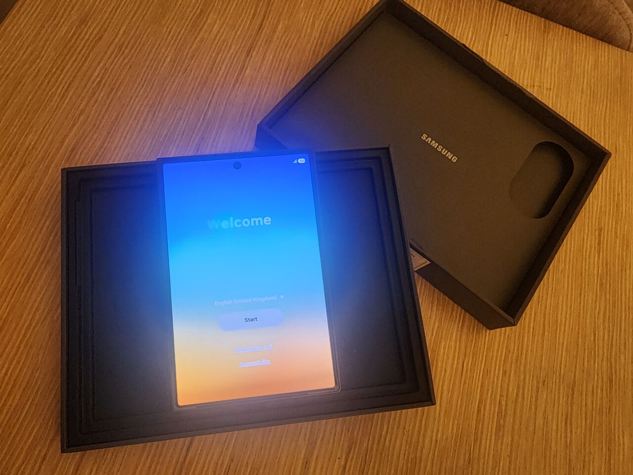 Khobar, Mobile Phones, SAR 6200,  Samsung Fold8 For Sales