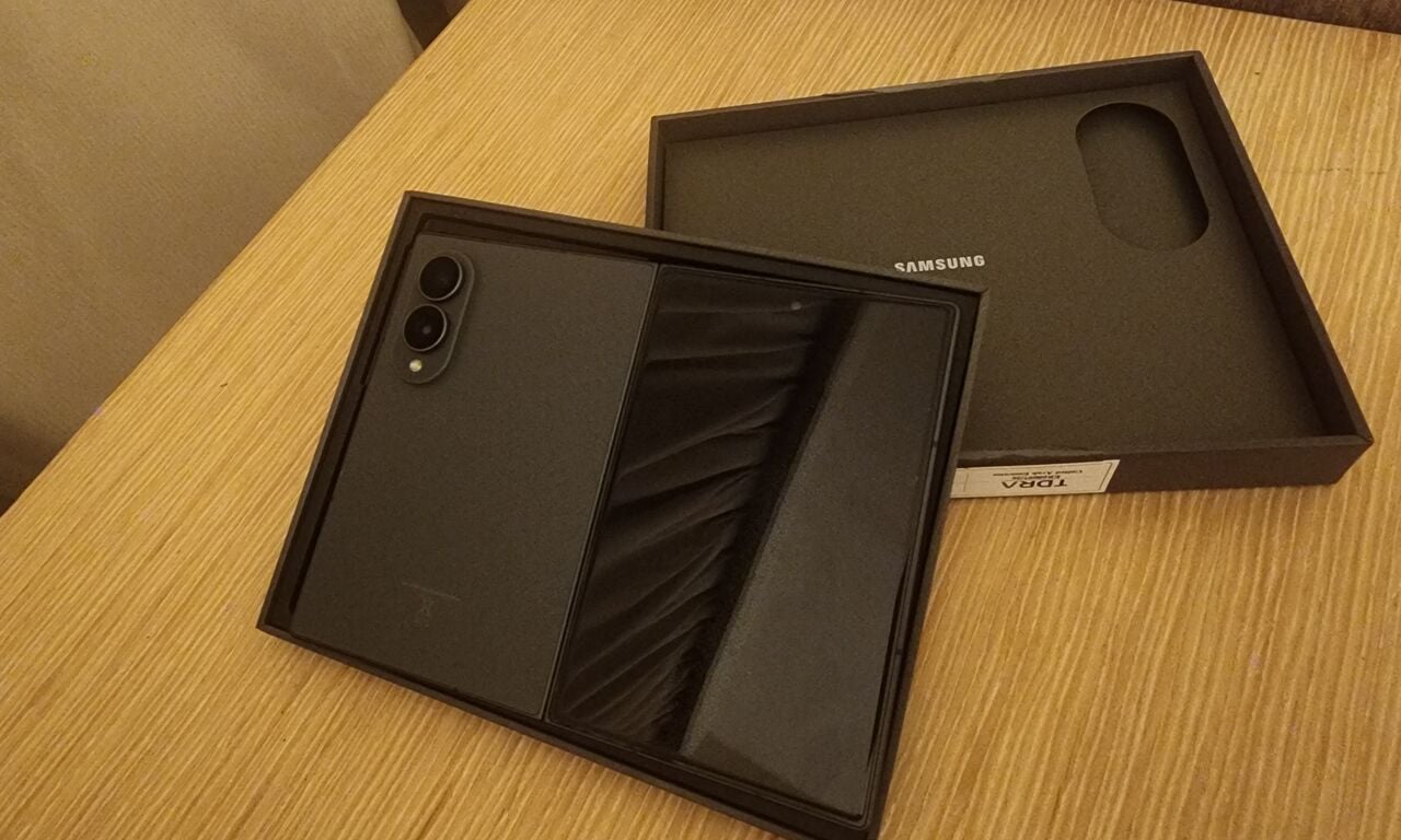 Khobar, Mobile Phones, SAR 6200,  Samsung Fold8 For Sales