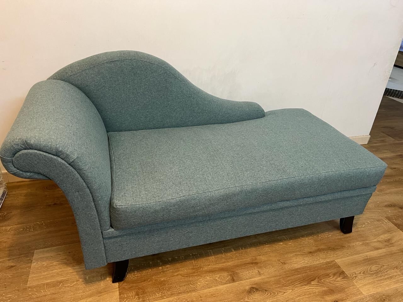 Al Malaz, Household Items, SAR 705,  Green Plant🌿, Lovely Green Couch(HOME BOX), Kitchen Table,Beautiful 2 Side Sofa Table Etc