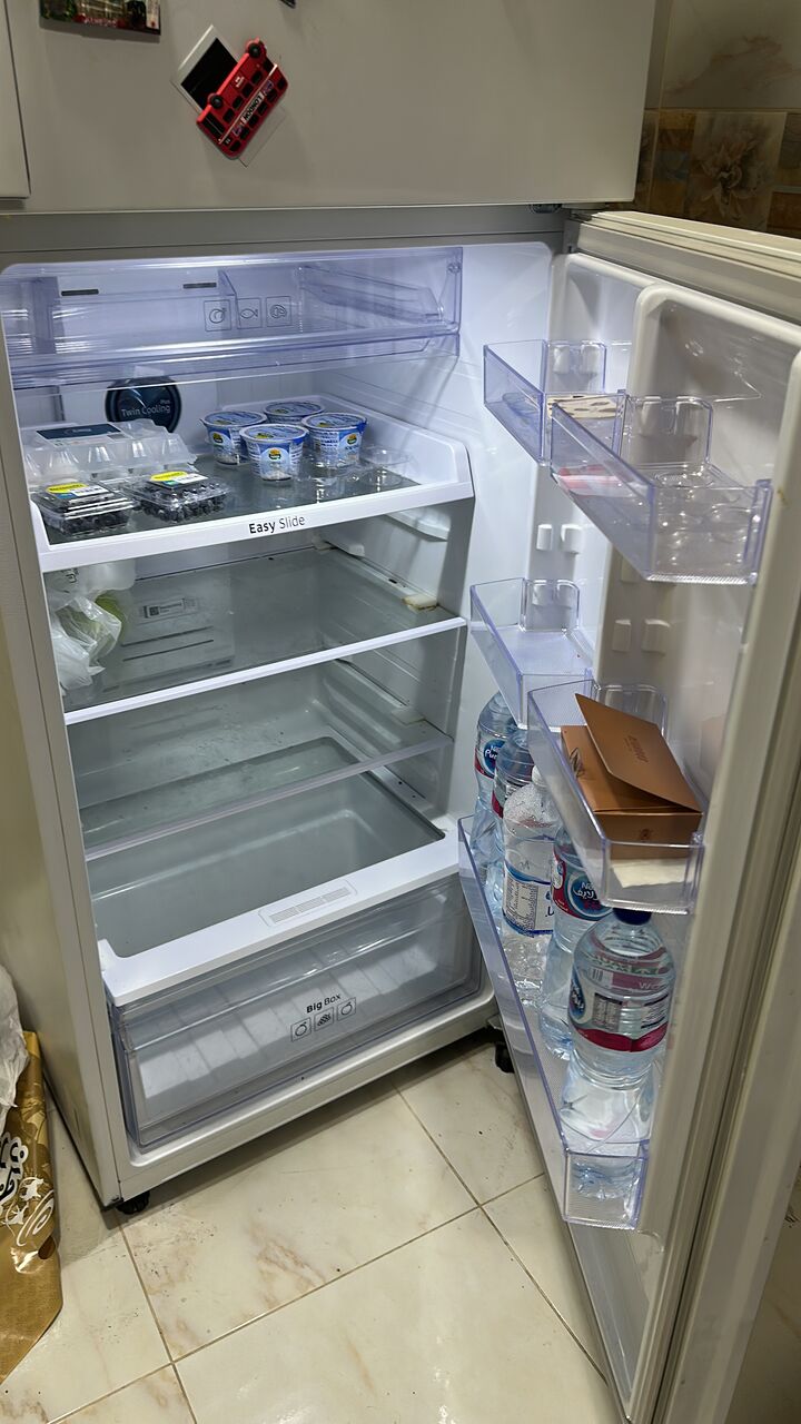 Qatif, Appliances, SAR 2000,  FOR SALE - Samsung Fridge