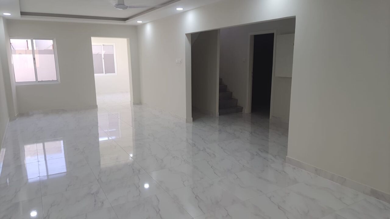 Isa Town, Apartments, Flats, Houses & Villas, BHD 420/year,  5 BR,  Rent House With EAW In Isa Town
