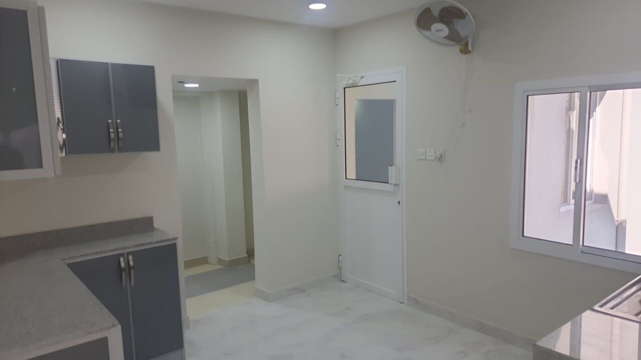Isa Town, Apartments, Flats, Houses & Villas, BHD 420/year,  5 BR,  Rent House With EAW In Isa Town