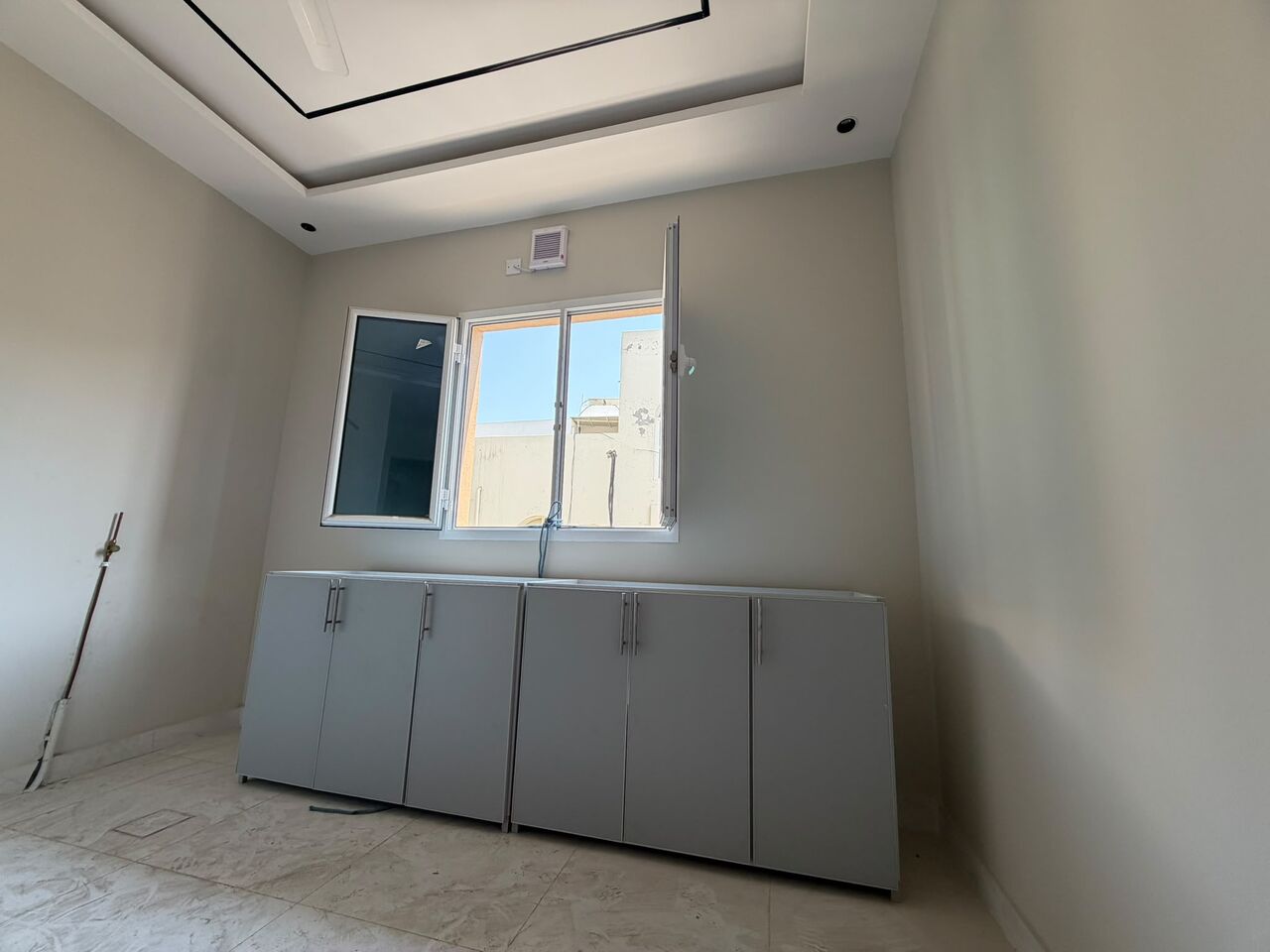 Salmaniya, Apartments, Flats, Houses & Villas, BHD 160/month,  1 BR,  1 BHK @ BD160 I Inclusive Unlimited EWA I Open Kitchen Platform I NO AC Provided