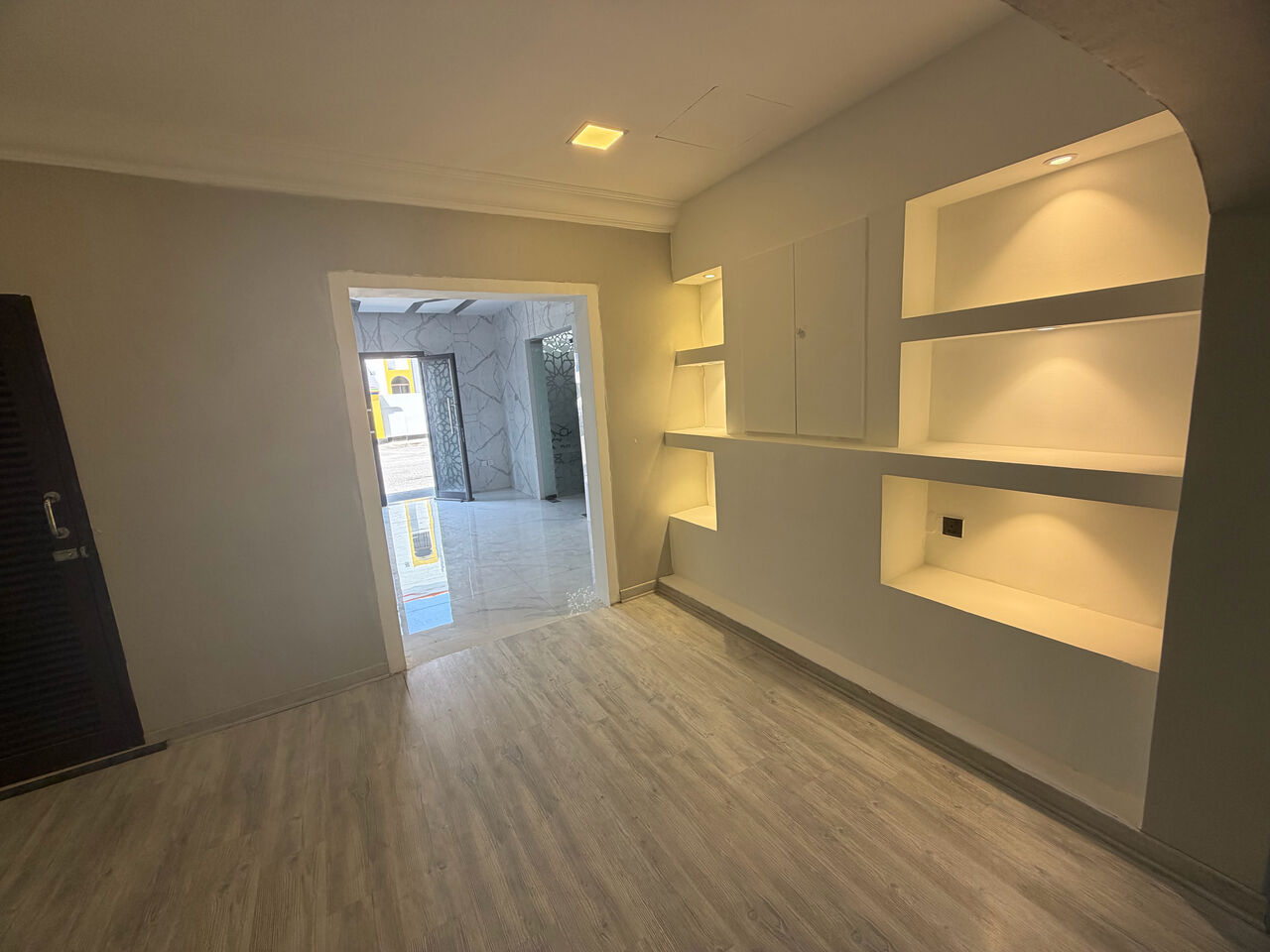 Adliya, Apartments, Flats, Houses & Villas, BHD 400/month,  3 BR,  Office For Rent In Adliya